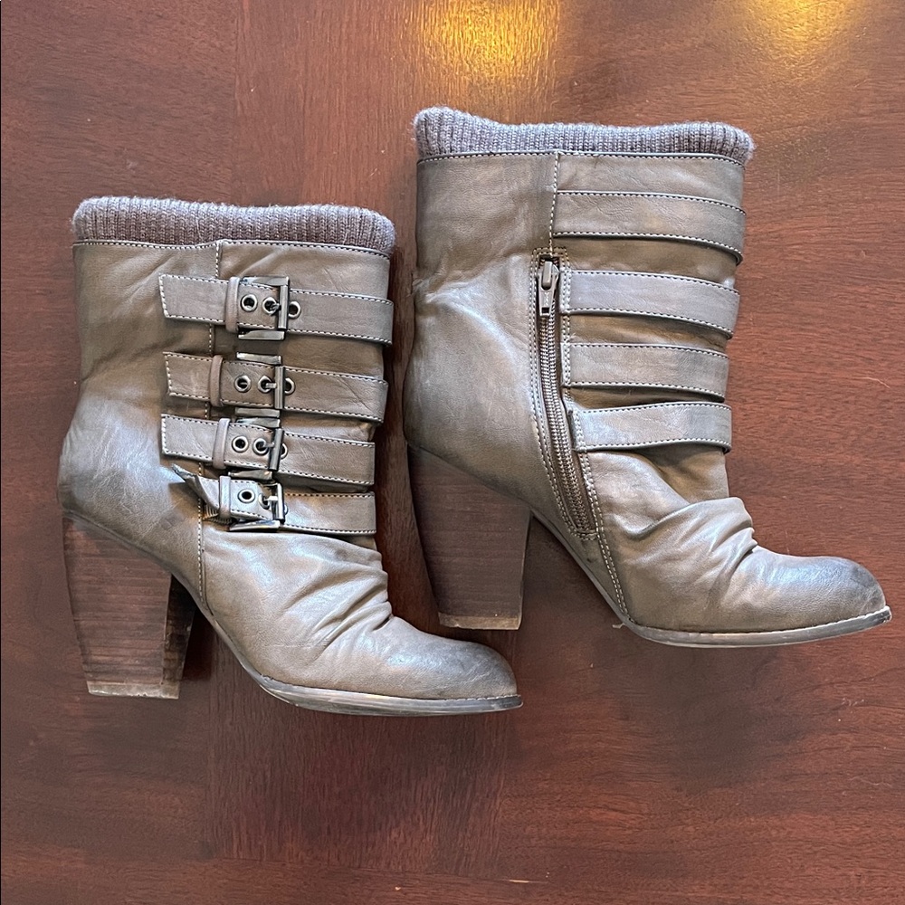 Aldo Light Grey Heeled Boots with Buckle Detail Sz 38
